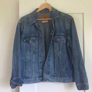 Vintage Levi’s jean jacket
